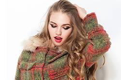 冬季毛呢短外套搭長筒靴 讓你顯高又顯瘦