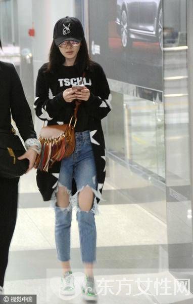 三招教你如何將破洞牛仔褲穿得更時(shí)髦