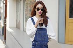 5款韓范背帶褲搭配 穿出不一樣的時(shí)尚氣質(zhì)