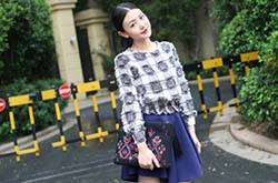 秋季女生半身裙搭配 盡顯復(fù)古時(shí)尚風(fēng)