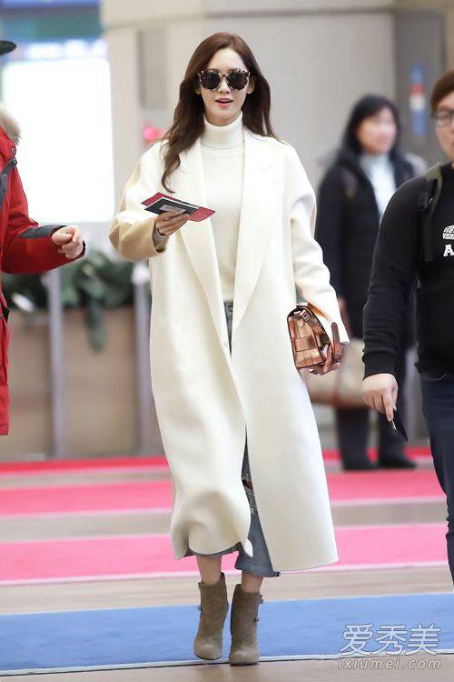 如何留住男友的心 跟林允兒學(xué)直男最愛春日搭配