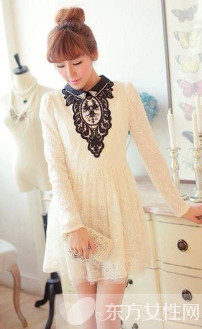 蕾絲短裙時(shí)髦搭配法 收腰款式輕松幫你塑造小蠻腰