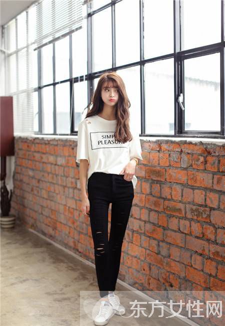 純色T恤簡單搭 讓你輕松美一夏