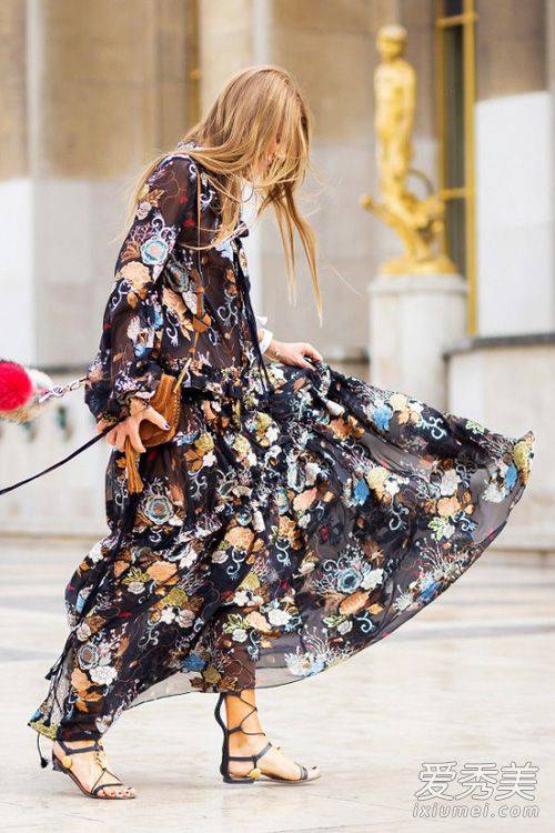 歐美時尚街拍 早春長裙搭配美美噠