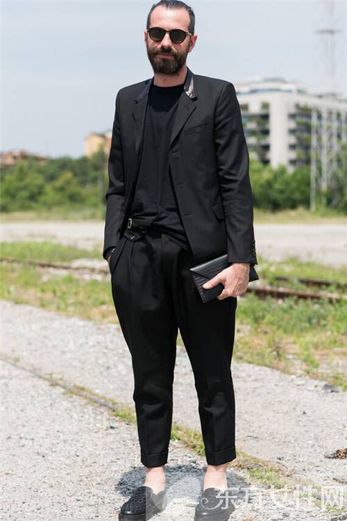 男士時尚西裝搭配經(jīng) 瞬間俘獲萬千少女心