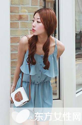 吊帶連體褲怎么搭配 這樣搭讓你走在時(shí)尚的尖端