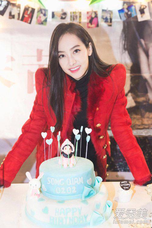 宋茜身材好又會穿 趕緊學她的早春穿衣經(jīng)