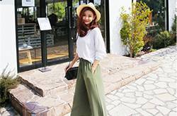 女生夏季寬腿褲服裝搭配 學(xué)會(huì)了時(shí)髦又起范兒