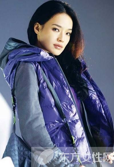女星舒淇示范羽絨服搭配 羽絨服也能穿出性感味道