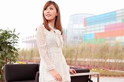 羅馬魚嘴夏季高跟涼鞋搭配 展現(xiàn)夏日的性感風(fēng)情