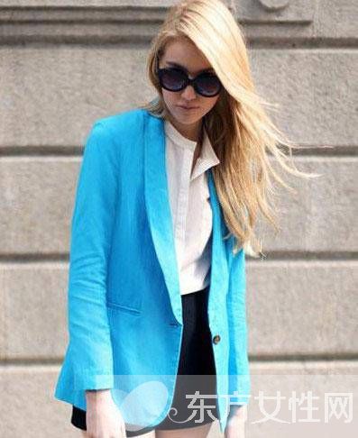 湖水藍色服裝穿搭術(shù) 散發(fā)與眾不同的時髦感