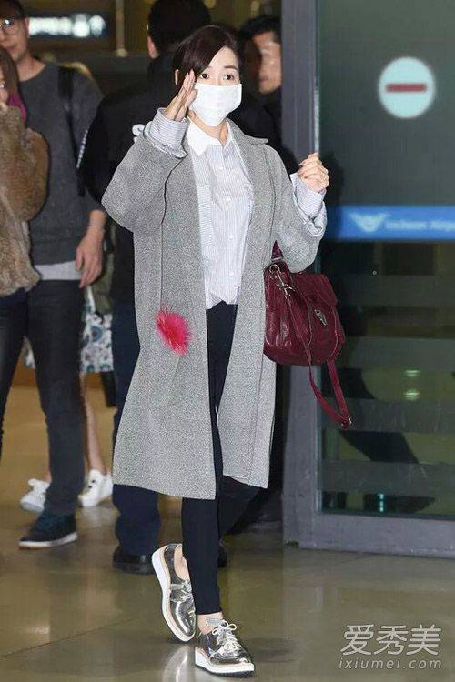 少女時(shí)代春裝街拍 林允兒早春粉嫩登場(chǎng)