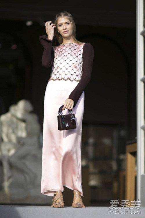 春天怎么穿裙子 2016春款連衣裙推薦 2016你的衣櫥里還差這幾件連衣裙