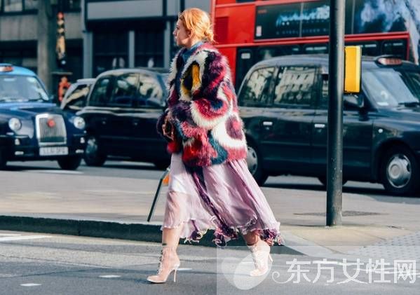冬季時(shí)尚皮草大衣街拍 教你如何氣質(zhì)十足