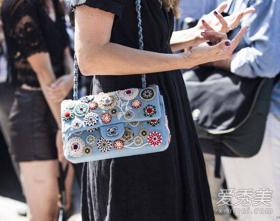 春季印花單品推薦 這么搭配不美都不行