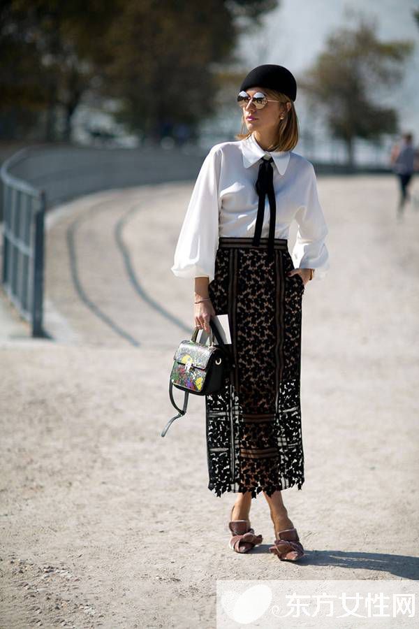 街拍達人教你幾招白襯衣的穿法 輕松穿出優(yōu)雅休閑范