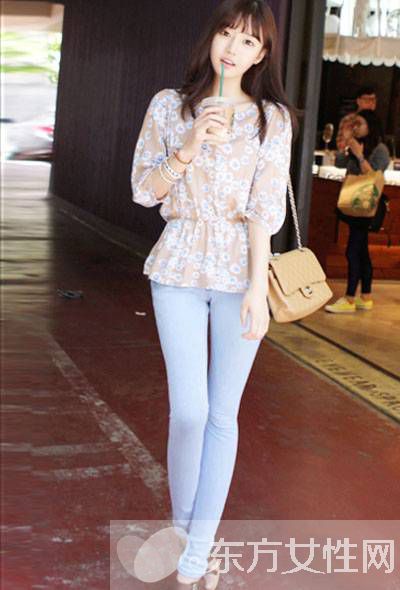 胖MM顯瘦搭配推薦 T恤搭配小腳褲就是怎么美