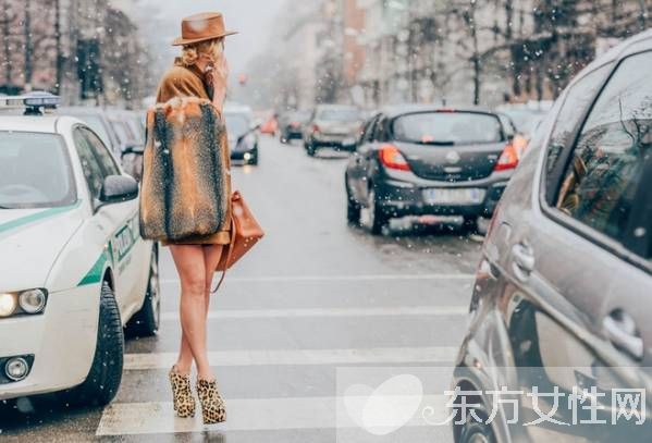 冬季時(shí)尚皮草大衣街拍 教你如何氣質(zhì)十足