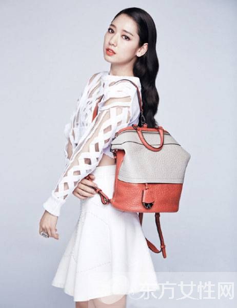 今夏必備性感美艷鏤空裙 女星們都愛瘋了