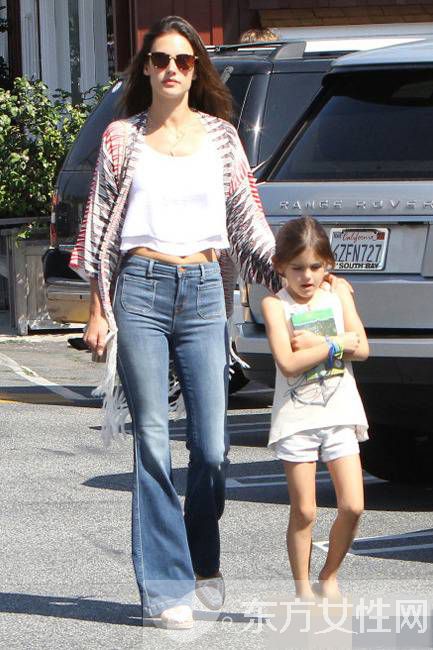 牛仔褲要怎么搭配好看 三種最潮搭配方法推薦