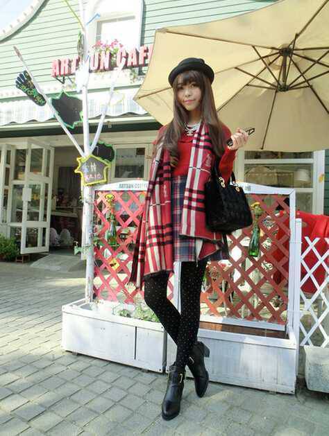 英倫風(fēng)格子裙最佳搭配 讓你美到?jīng)]朋友