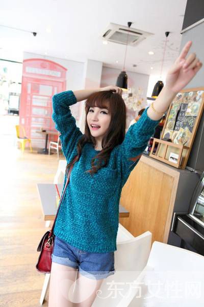 韓版寬松毛衣搭配法 搭對(duì)了顯瘦身材隨便show