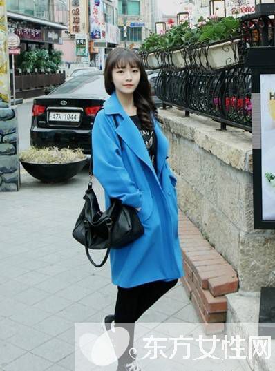 簡約風衣+緊身褲搭配術 這樣搭才時尚