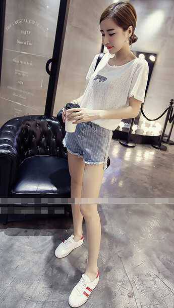 白色短袖t恤搭配圖片示范 就要這個味