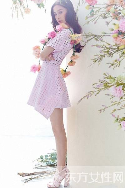 今夏必備性感美艷鏤空裙 女星們都愛瘋了