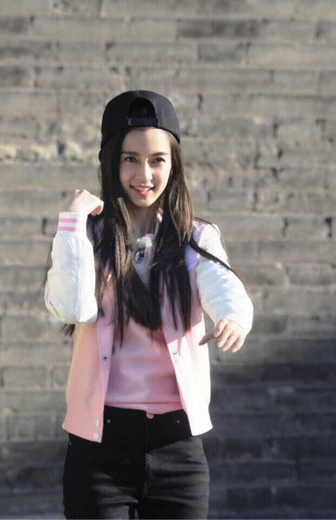 又潮又美的她 快跟女神學(xué)春季搭配吧