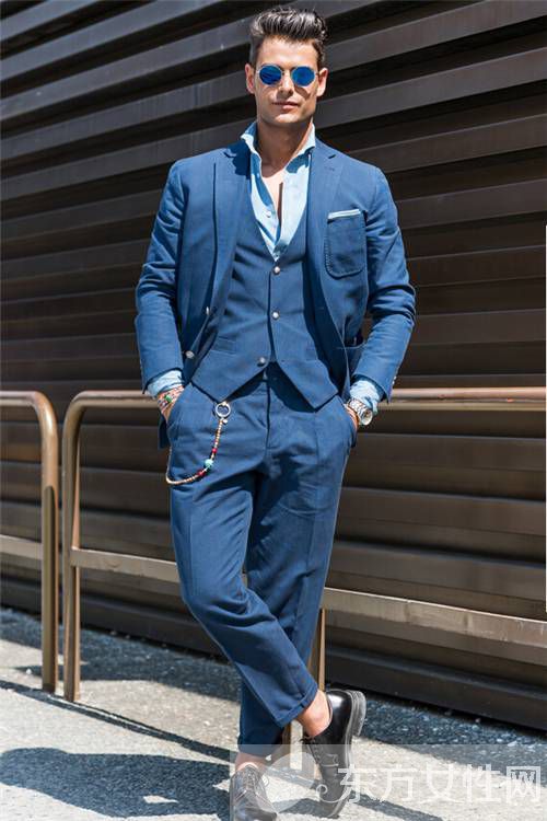 男士時尚西裝搭配經(jīng) 瞬間俘獲萬千少女心
