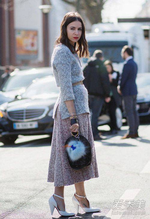 早春最佳CP穿搭 毛衣配裙子就是這么美