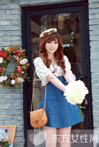 胖MM必學(xué)牛仔半裙搭配經(jīng) 打造隨性時(shí)尚感