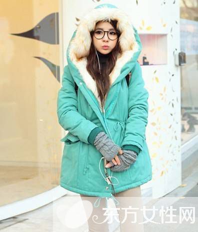 MM時尚冬裝搭配 亮色棉服美出新高度