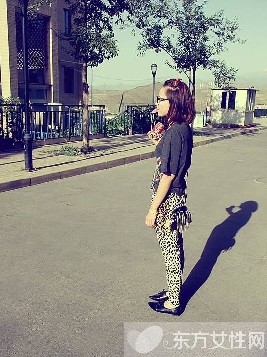 豹紋褲子怎么搭配 街頭潮人教你這么搭潮翻了