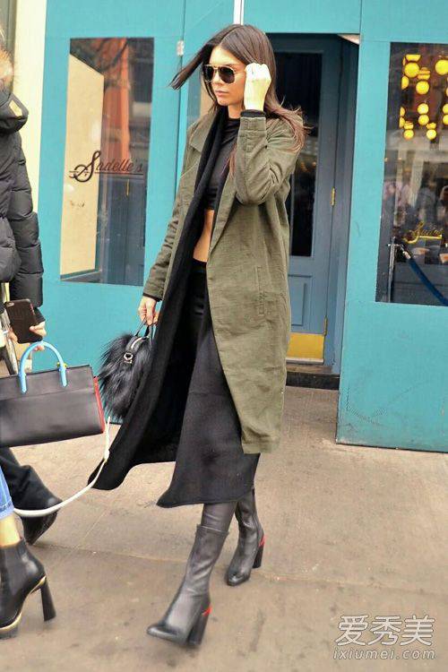 軍綠色外套怎么搭配 歐美嫩模都這么穿