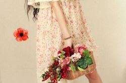 盛夏時(shí)尚碎花連衣裙 怎么穿都是美美噠