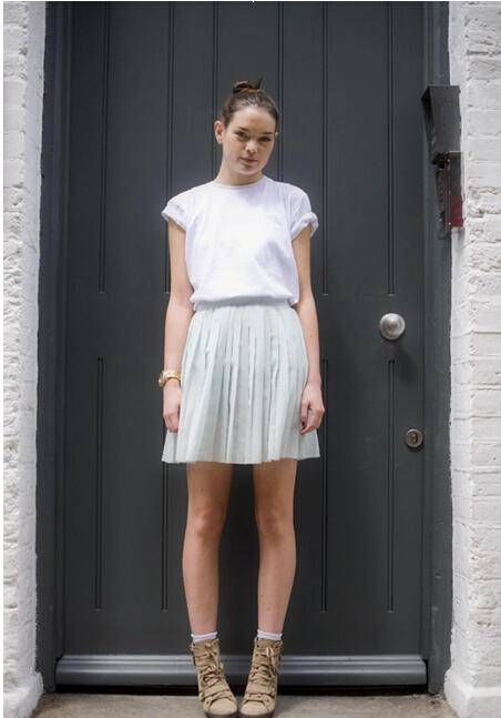 超短裙如何搭配最好看 這樣搭顯得腿更長(zhǎng)喲