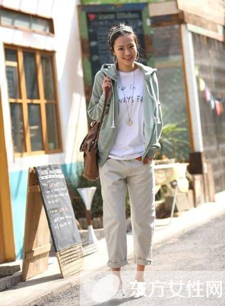 時尚工裝搭配什么鞋子好看 搭對了瞬間提升檔次感