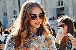 冬季時尚花色毛衣搭配 學著這樣穿準沒錯