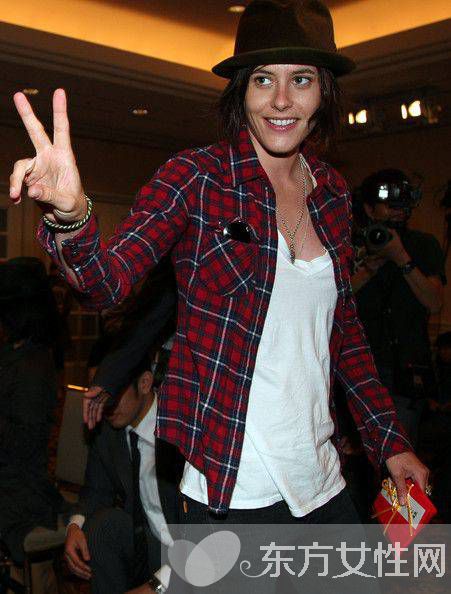 格子衫怎么搭配 各種百搭輕松穿出你的風(fēng)范兒