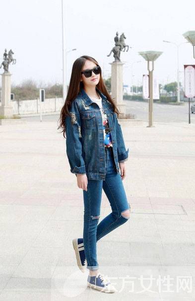 春季穿衣最佳拍檔 時(shí)尚t恤+薄外套時(shí)尚又減齡