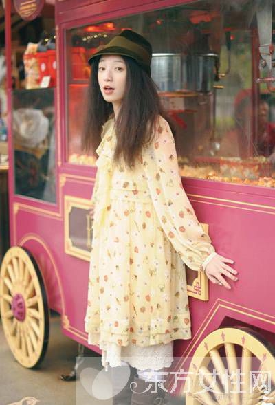 森女系復(fù)古碎花連衣裙 透露著與眾不同的美