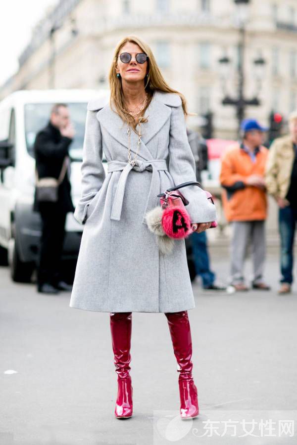 風(fēng)衣怎么搭配鞋子 搭對了穿出時髦范兒