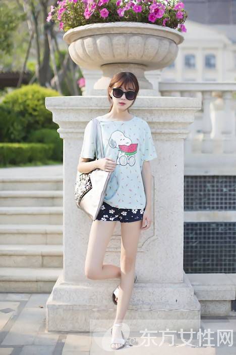 夏季短褲搭配圖片推薦 簡(jiǎn)約休閑風(fēng)完美呈現(xiàn)