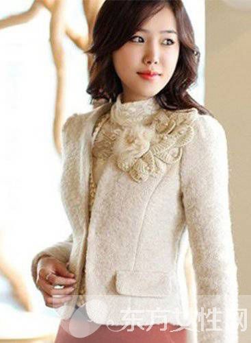 毛呢短外套怎么搭配更顯瘦 簡(jiǎn)單搭配穿出名媛氣質(zhì)