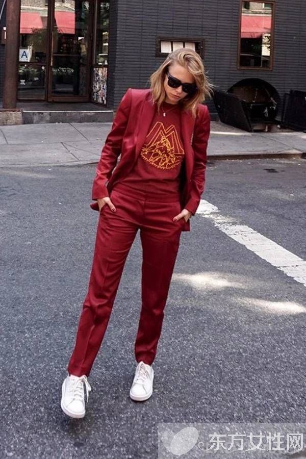 單色也一樣美 look這些時尚穿搭街拍合輯