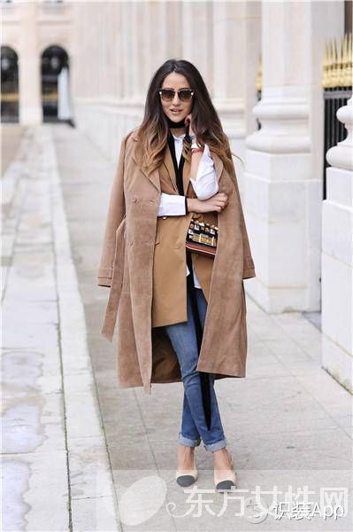 誰(shuí)說(shuō)時(shí)尚的人兒不怕冷 快看她們的兩層外套穿搭法