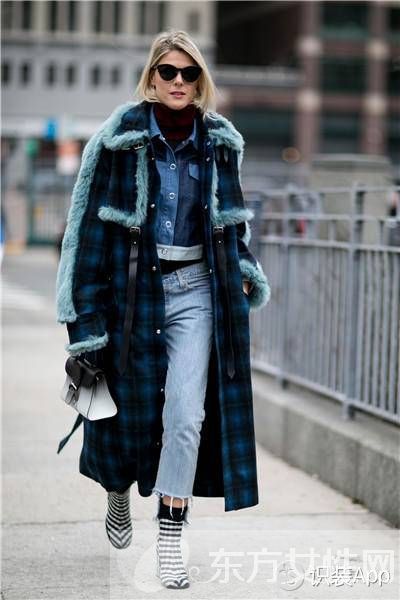 誰(shuí)說(shuō)時(shí)尚的人兒不怕冷 快看她們的兩層外套穿搭法