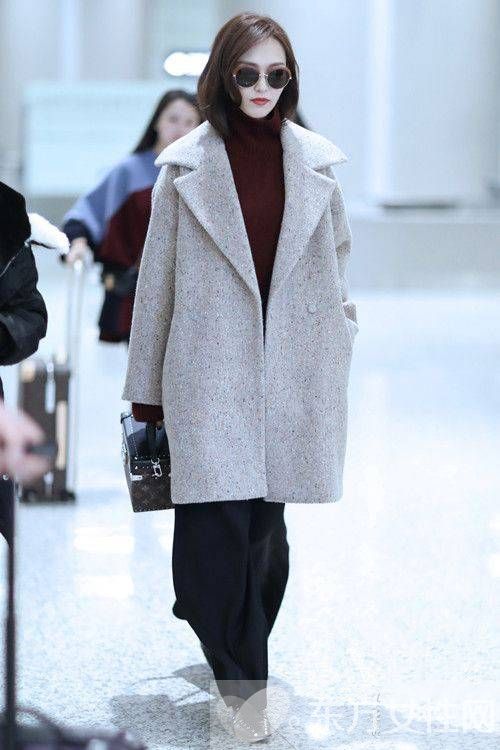 大衣怎么搭配 唐嫣用她的時尚街拍告訴你